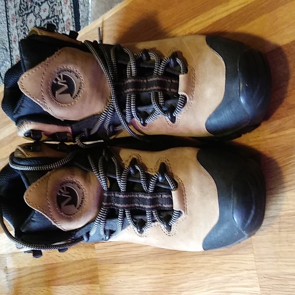 MERRELL hiking boots